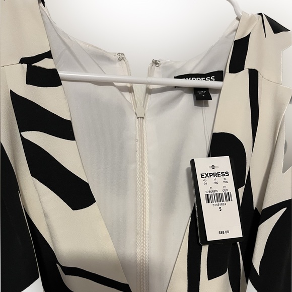 Dress - Picture 2 of 3